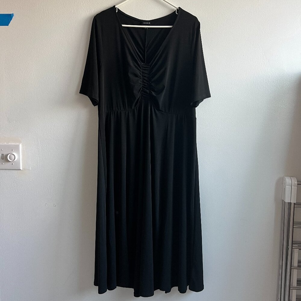 Flattering Torrid Black Dress, Size 2X, Rouched